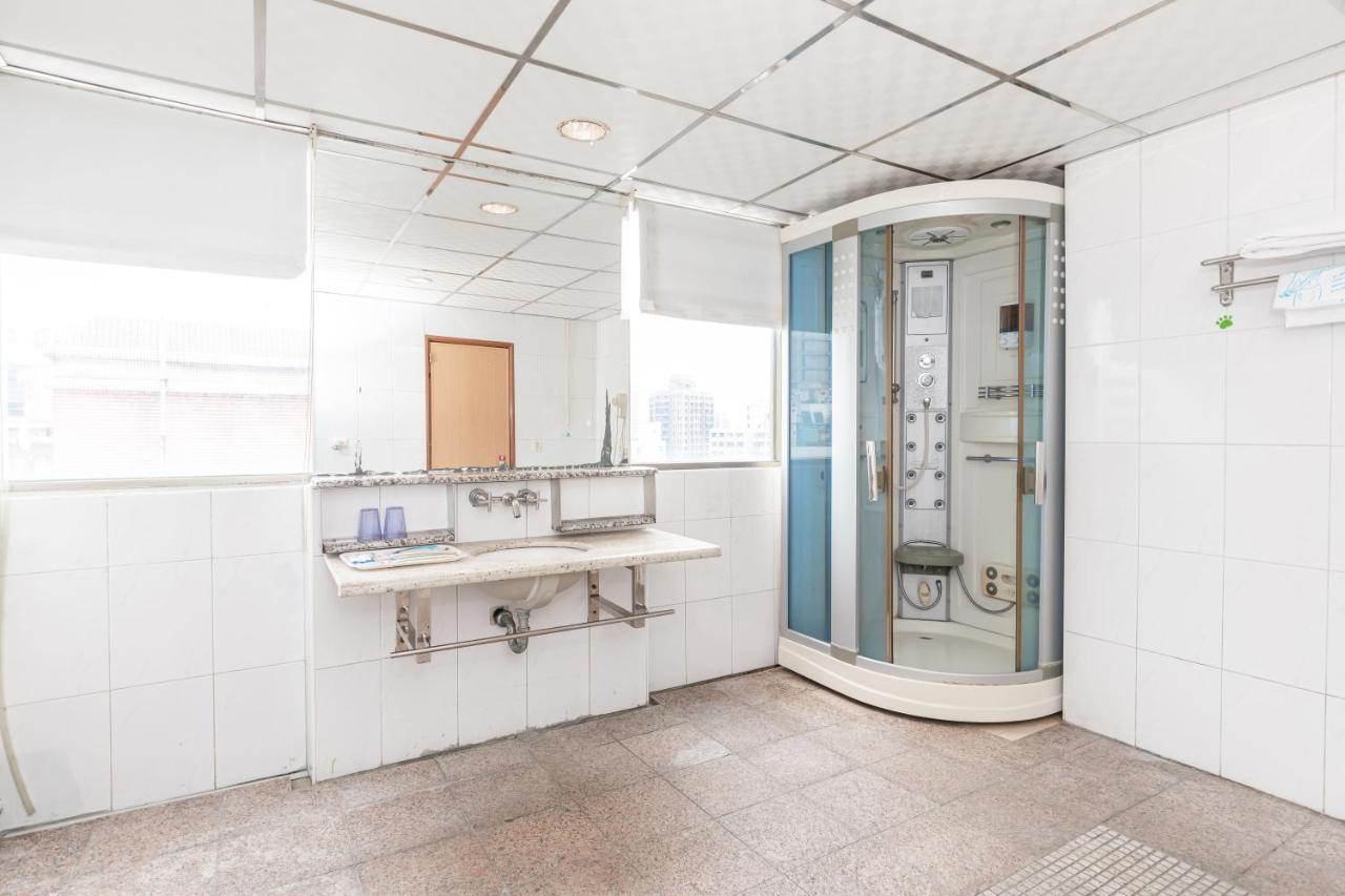 Yi Pin Business Hotel Taoyuan Zewnętrze zdjęcie
