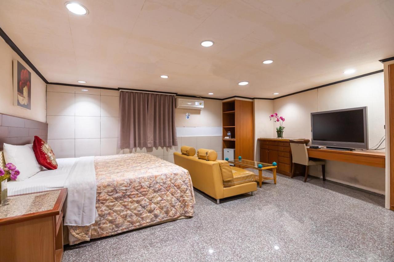 Yi Pin Business Hotel Taoyuan Zewnętrze zdjęcie