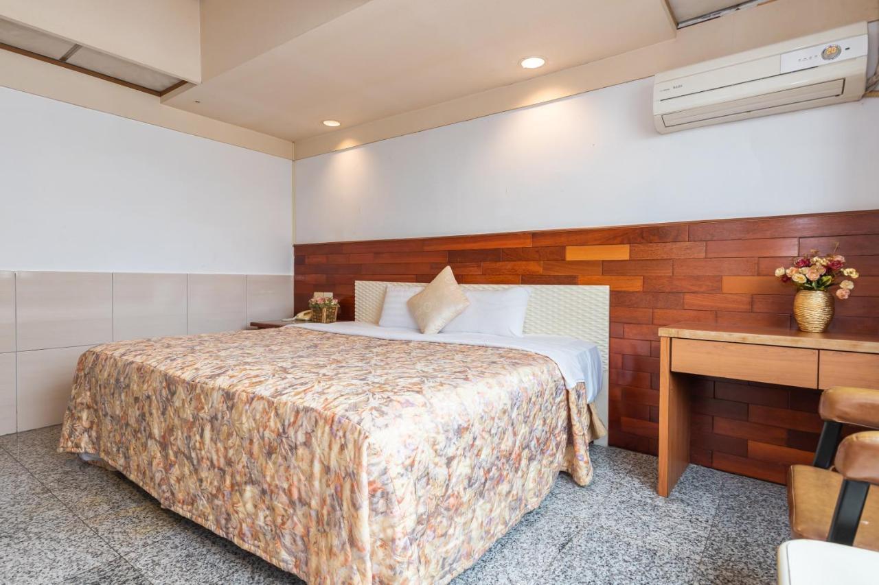 Yi Pin Business Hotel Taoyuan Zewnętrze zdjęcie