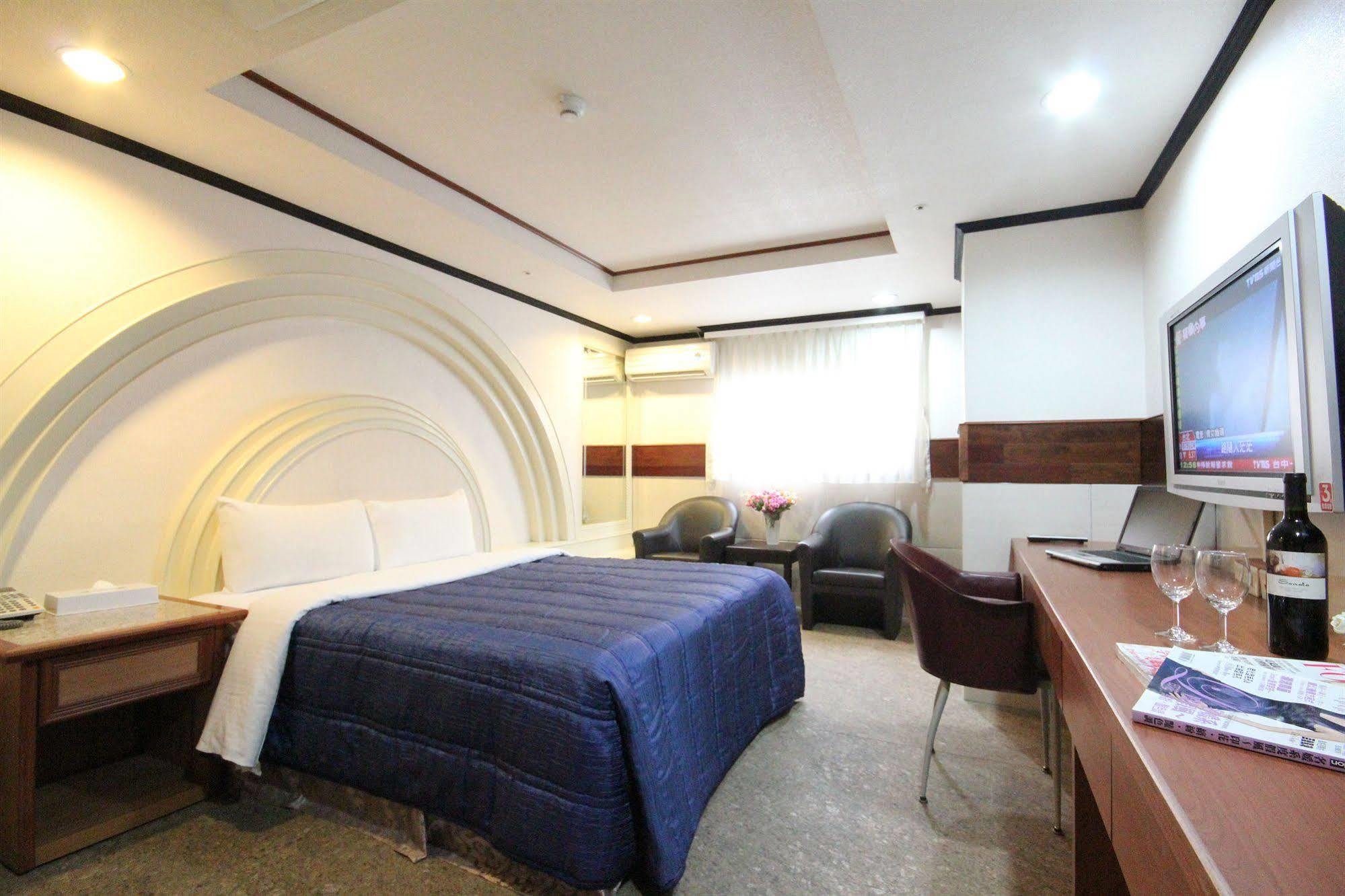 Yi Pin Business Hotel Taoyuan Zewnętrze zdjęcie